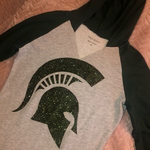 MSU v cut hoodie